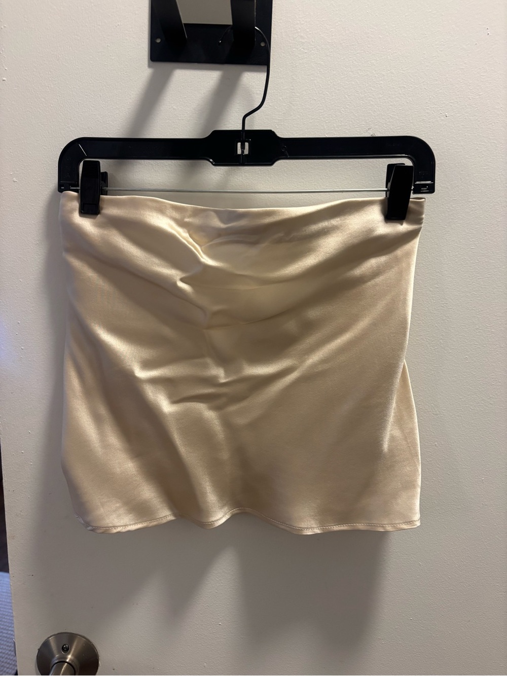 Reformation Almond Silk Set - Picture 6 of 9
